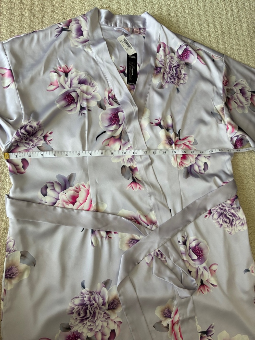 La Vie en Rose NWT LUXURY EDITION
Victorian Floral Long Satin Robe Size Medium - Picture 6 of 10